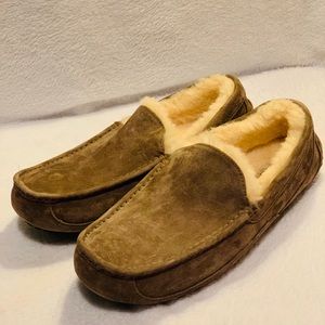 Men’s Ascot Moccasin slippers /UGG/ size 11